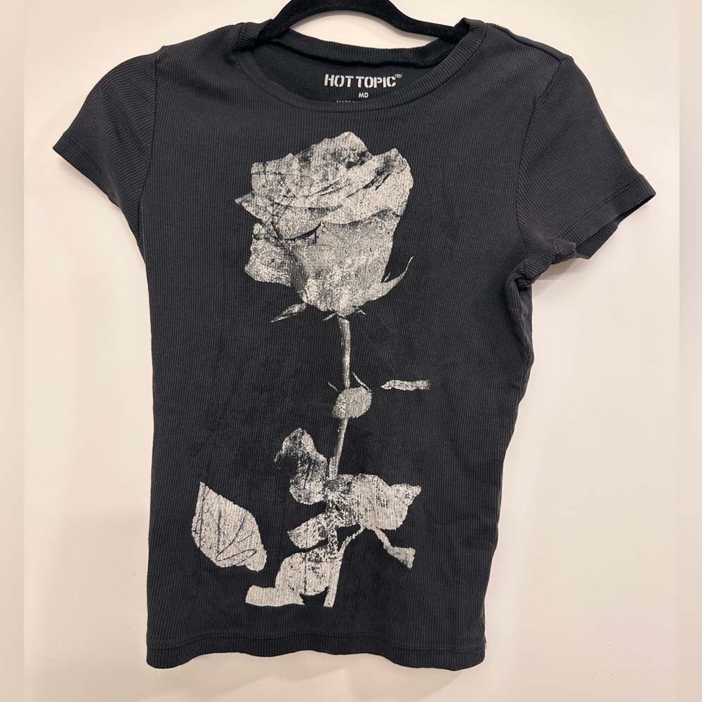 Hot Topic Black Fitted Graphic Tee